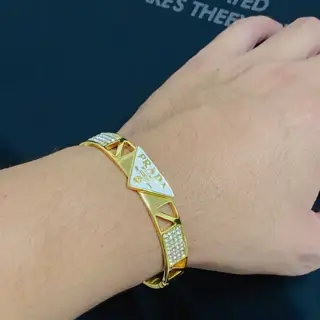 New Prada black and white triangle diamond bracelet Super heavy bling