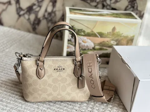 COACH Tote