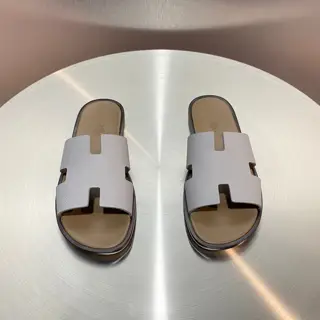 Hermès Classic H Slippers ~ High-end men’s sandals• beach shoes slippers ~ counter