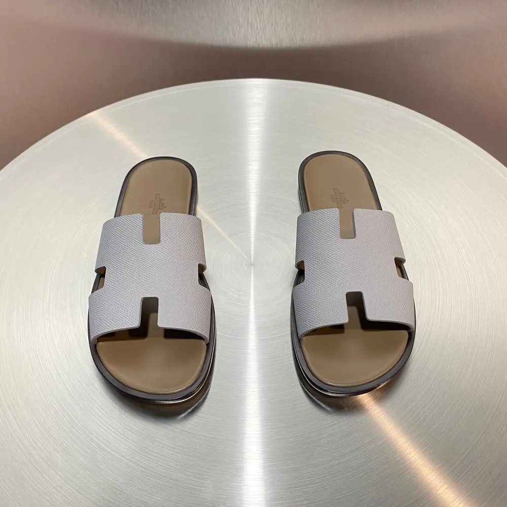 Hermès Classic H Slippers ~ High-end men’s sandals• beach shoes slippers ~ counter