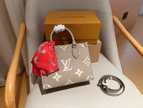 Louis Vuitton OnTheGo