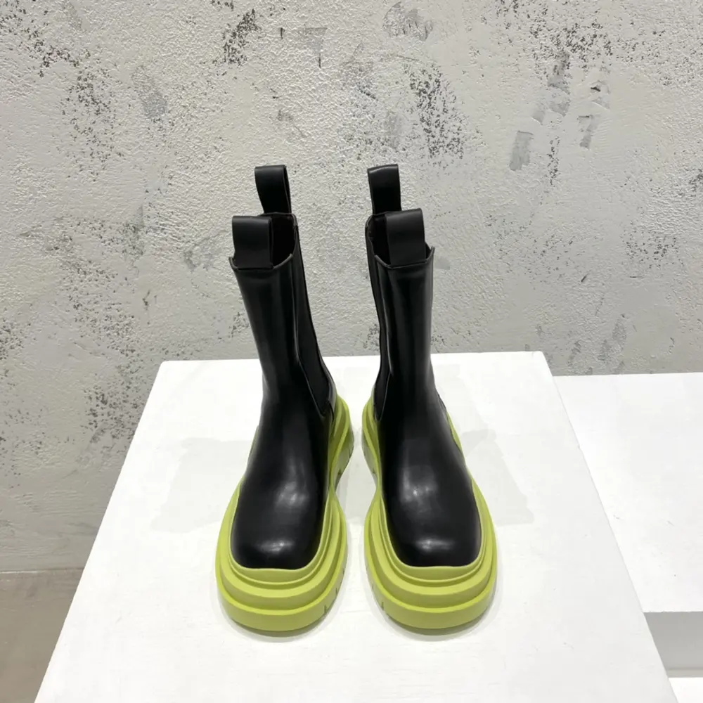 BOTTEGA VENETA Couple’s Short-barrel Wave-bottom Series Martin Boots