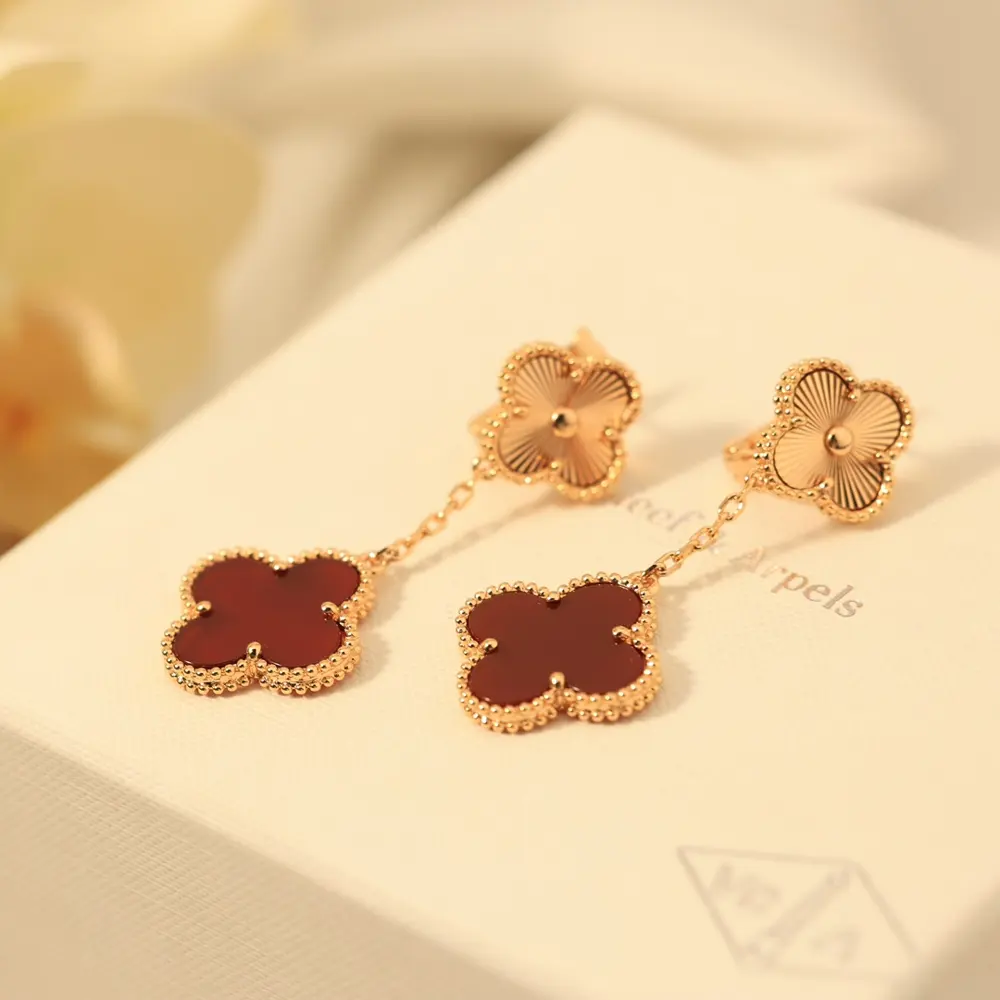Van Cleef & Arpels Sweet Collection