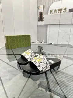 Gucci slippers