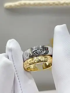 Vivienne Westwood double-layer popular rings often use memorable and cute elements such as