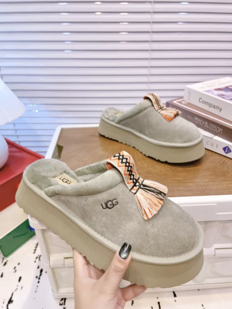 UGG classic upgraded basic style Shoes