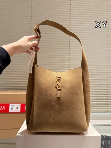 Yves Saint Laurent Hobo