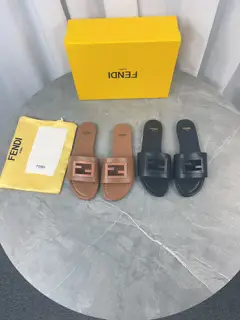Fendi flat slippers new arrival