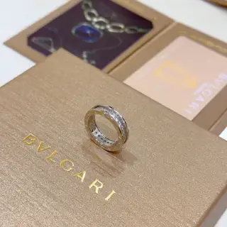 Bvlgari DIVAS’ DREAM enamel series is perfect in appearance and details. The unique color