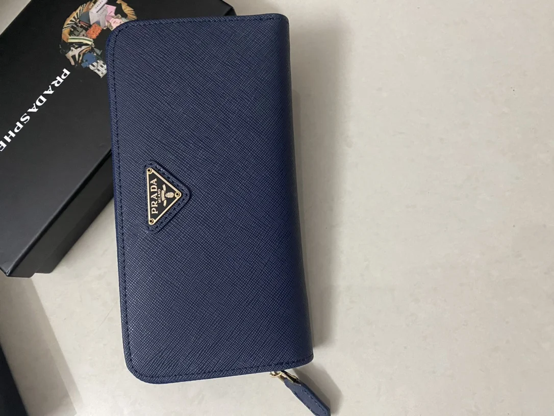 prada Wallet