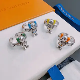 Louis Vuitton ring