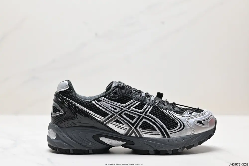 ASICS breathable mesh upper with some synthetic leather material uses the new AHAR+ rubber 1201A161-200