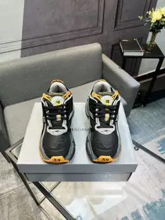 Balenciaga latest color matching retro casual shoes