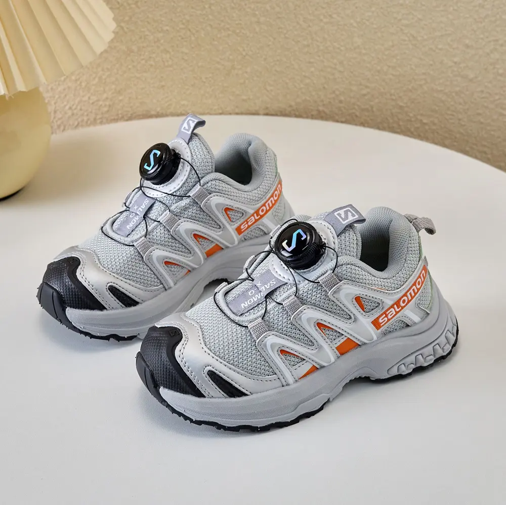 Salomon XT-Q series rotating button children’s shoes