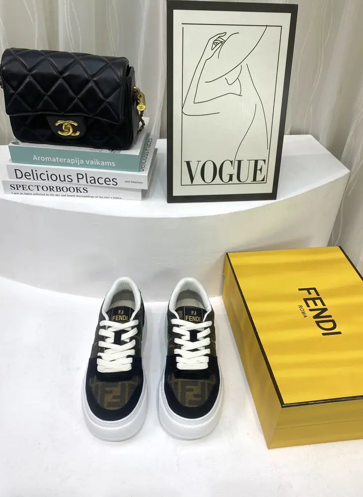 Fendi classic match series new thick-soled casual shoes. purchase and development. Perfect