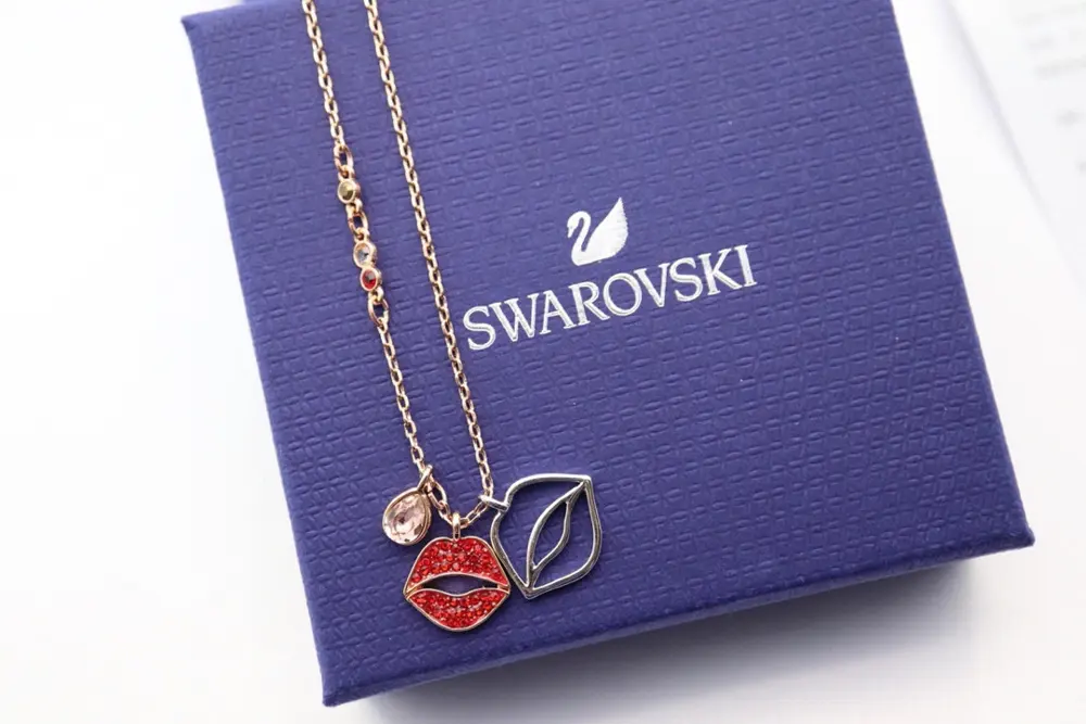 Swarovski Flaming Lips Clavicle Necklace