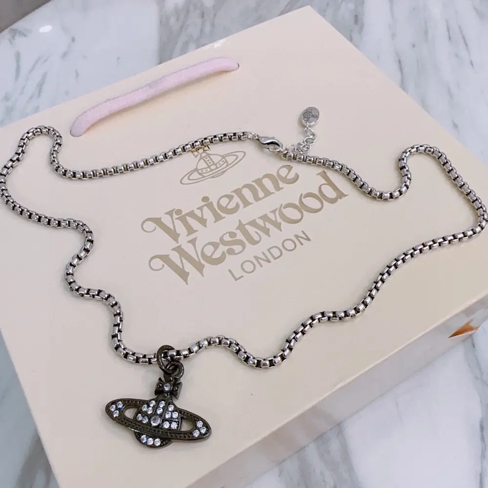 Vivienne Westwood Classic Large Saturn Necklace