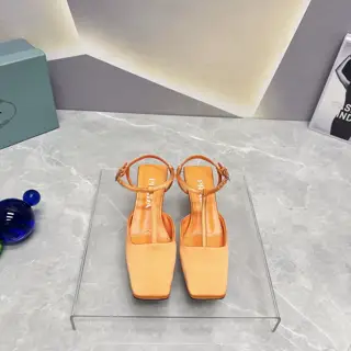 Prada’s latest spring and summer catwalk hot-selling sandal series