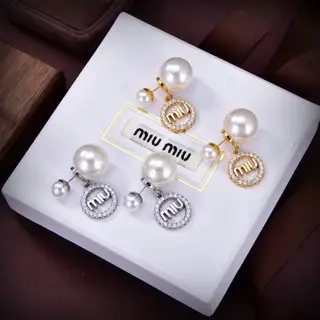 miumiu letter pearl earrings The same brass material as the counter