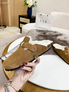 Birkenstock black wool slippers Imported mercerized cowhide suede upper