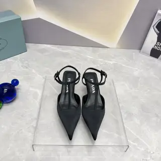 Prada’s latest spring and summer catwalk hot-selling sandal series