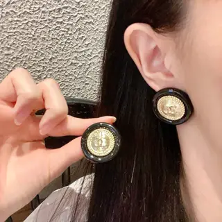 Chanel second-hand double C earrings