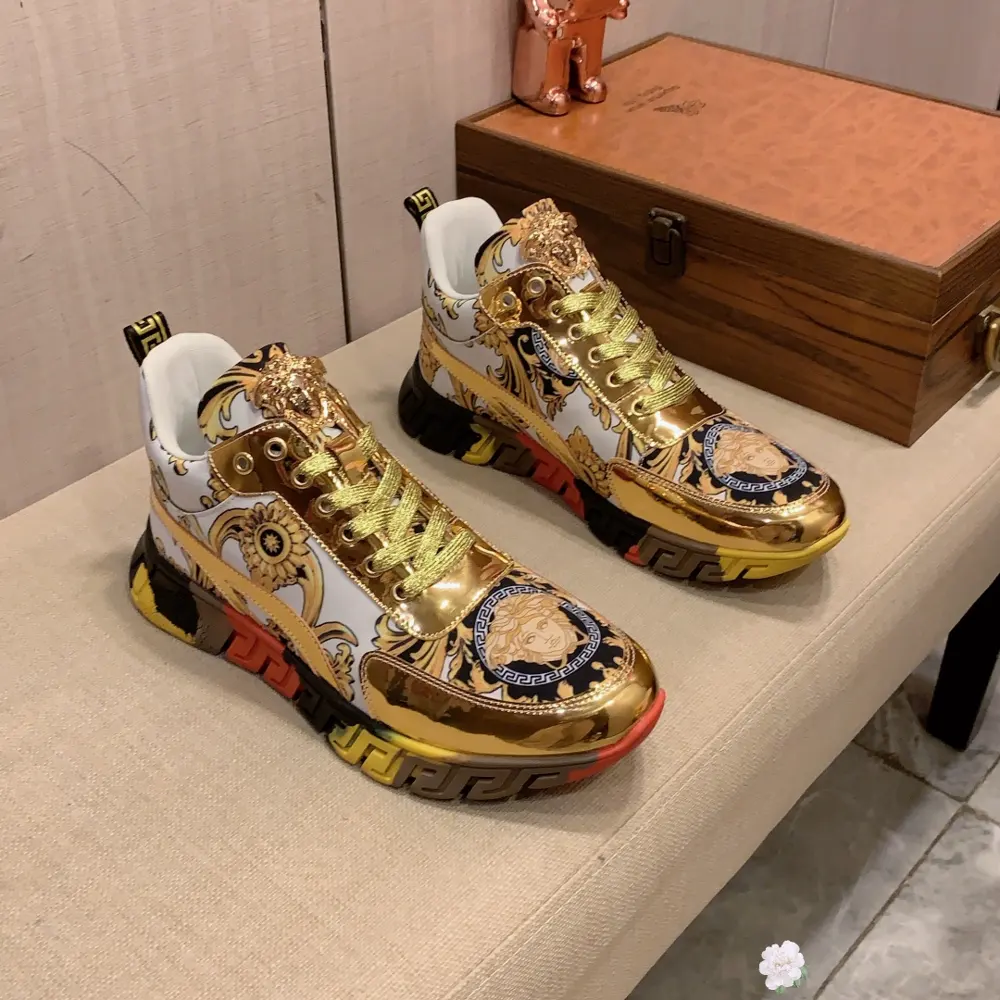 Versace The upper