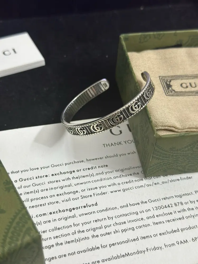 Gucci GucciGucci bracelets are unique and charming. The latest bracelets are of higher