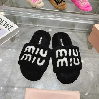 Miu Miu Miu classic autumn and winter letter fur slippers