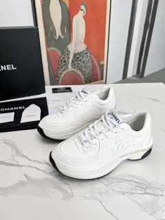 Chanel casual shoes latest color matching is invincible and comfortable to wear. Very light