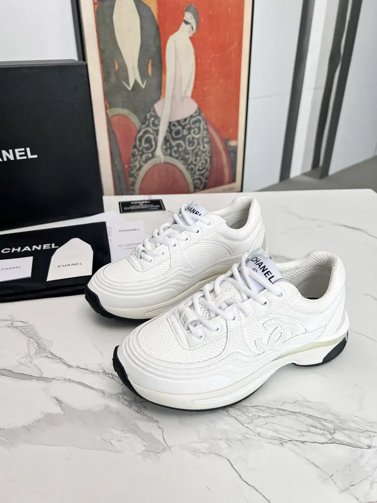 Chanel casual shoes latest color matching is invincible and comfortable to wear. Very light