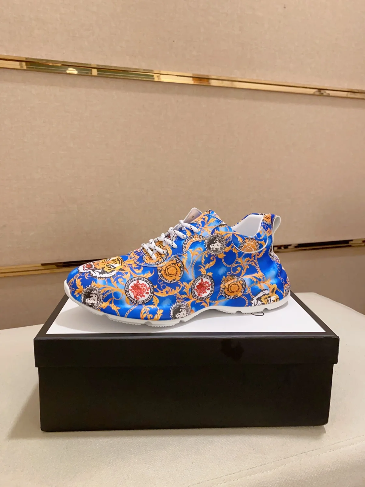 Gucci casual and fashionable men’s shoes