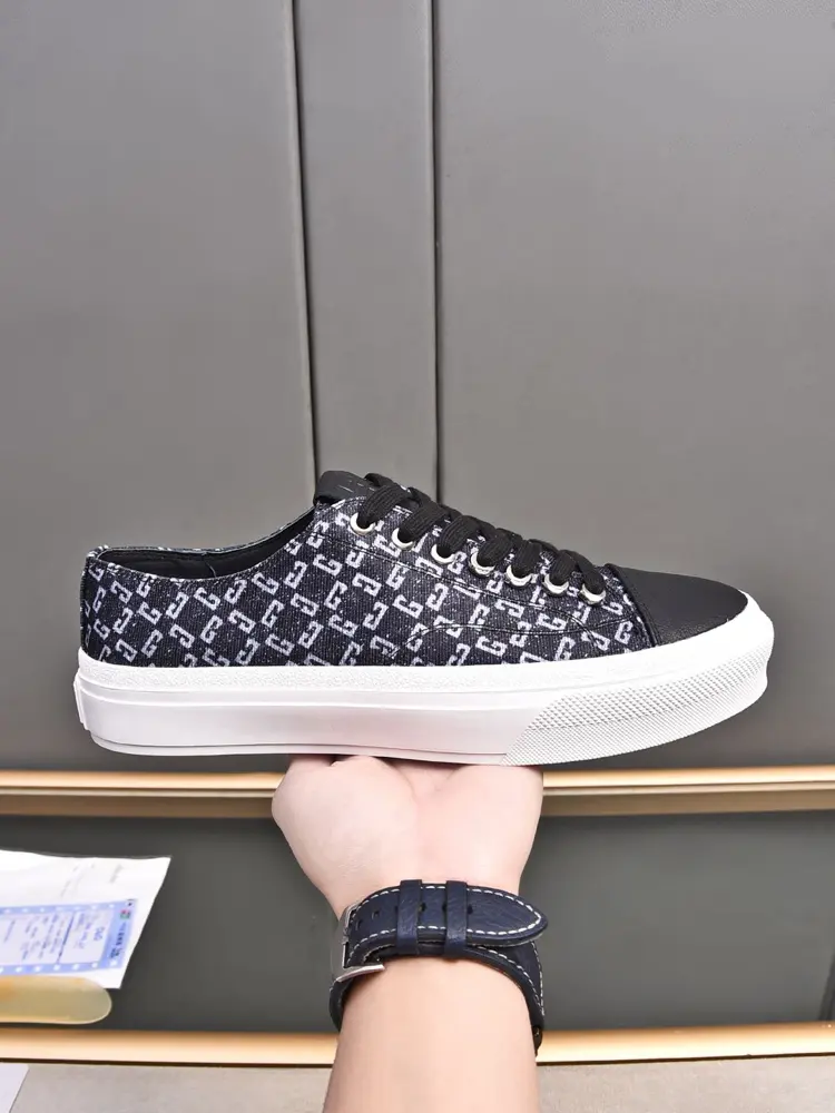 Givenchy low-top sneakers