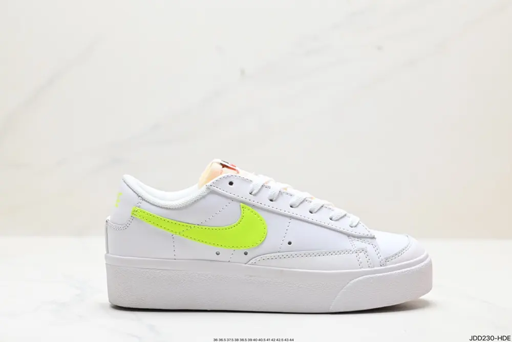 Nike NK Blazer Mid’77 Sneakers DJ0292-102