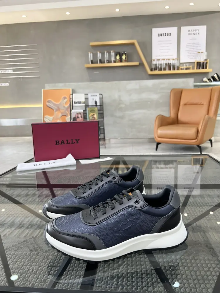 BALLY casual sports shoes series are coming to the counter at the same time