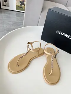 Chanel classic flip flops Original 1:1 mold logo Exudes lasting charm Chanel sandals Vivid
