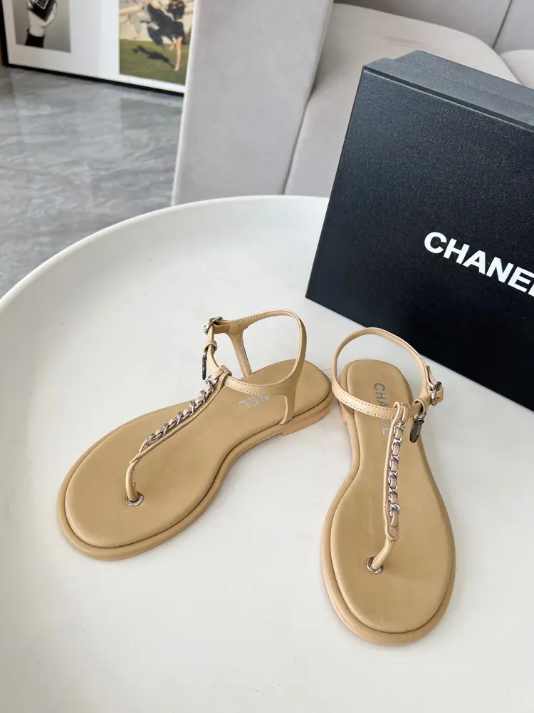 Chanel classic flip flops Original 1:1 mold logo Exudes lasting charm Chanel sandals Vivid