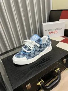 Dolce & Gabbana Dolce&Gabbana high-end men’s sports and casual shoes. Original goods from
