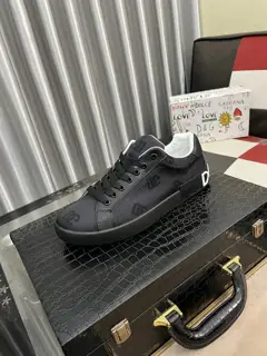 Dolce & Gabbana Dolce&Gabbana high-end men’s sports and casual shoes. Original goods from