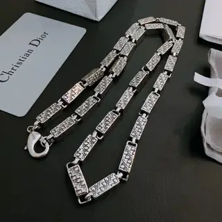 DIOR New Dior necklace Original goods New counter model