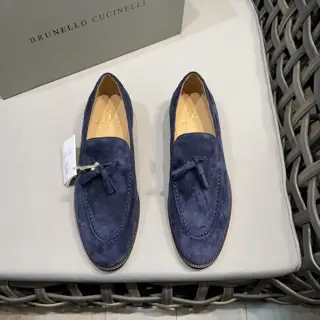 Brunello Cucinelli leather-soled penny loafers|The material is imported suede