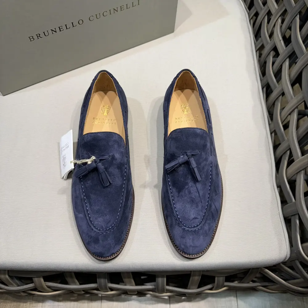 Brunello Cucinelli leather-soled penny loafers|The material is imported suede