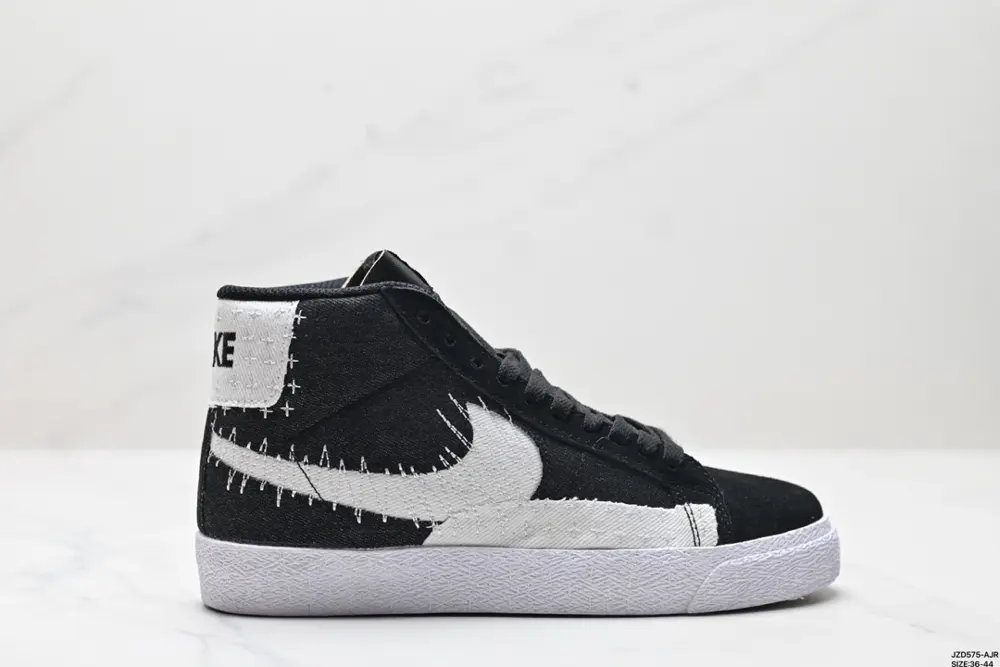 Nike Blazer Mid’77 SUEDE Sneakers CT0715-101