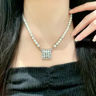 Chanel vintage necklace