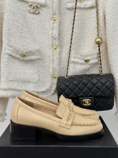 Chanel chain double C loafers