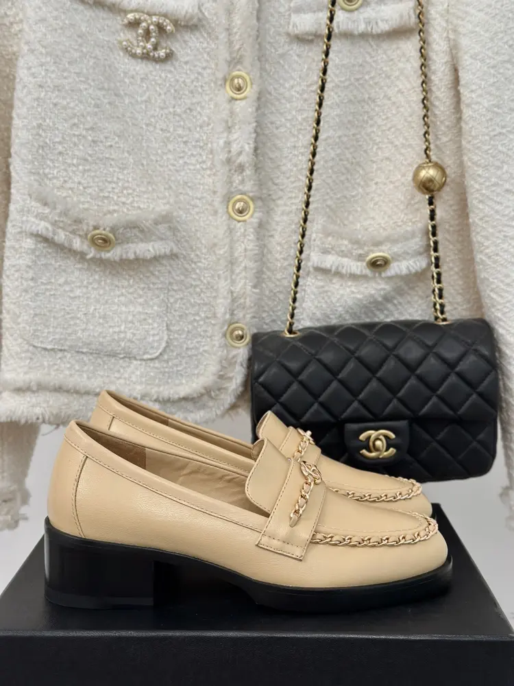 Chanel chain double C loafers