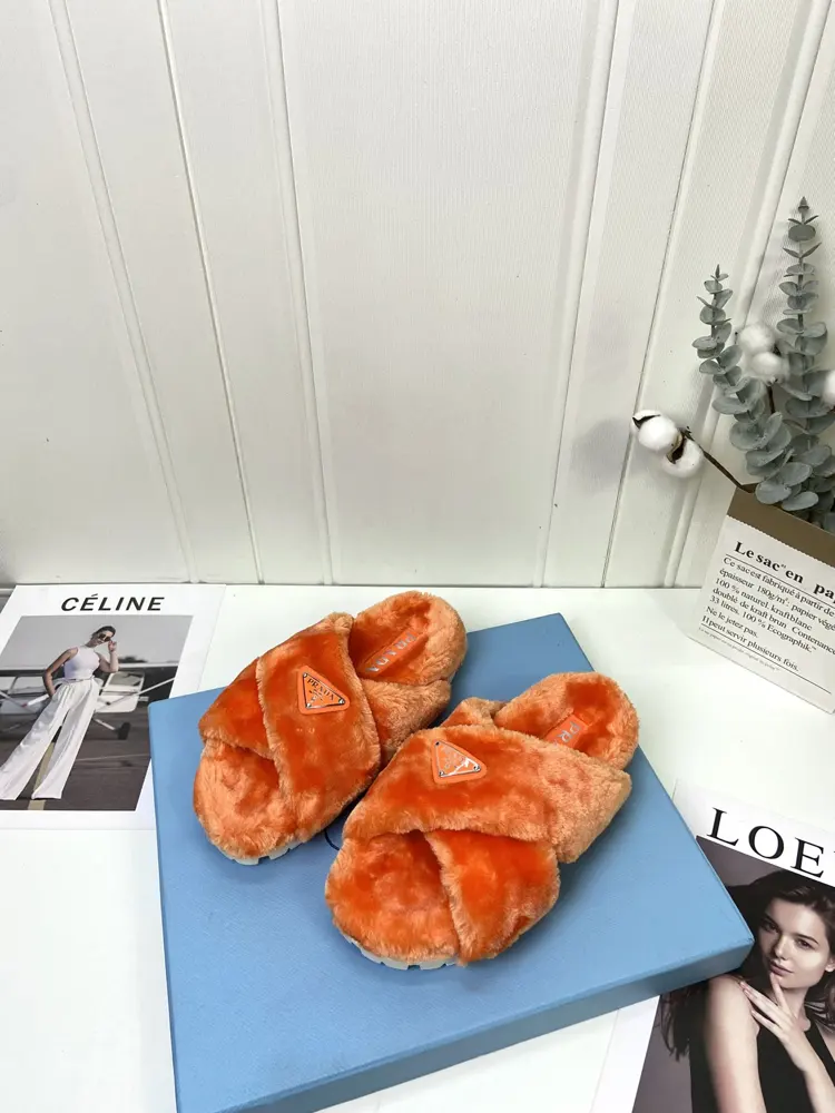 Prada Autumn and Winter Furry Slippers Series