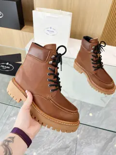 PRADA New Prada 2024 Fall/Winter catwalk boots. Original Taikoo Hui purchase
