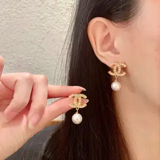 Chanel second-hand earrings