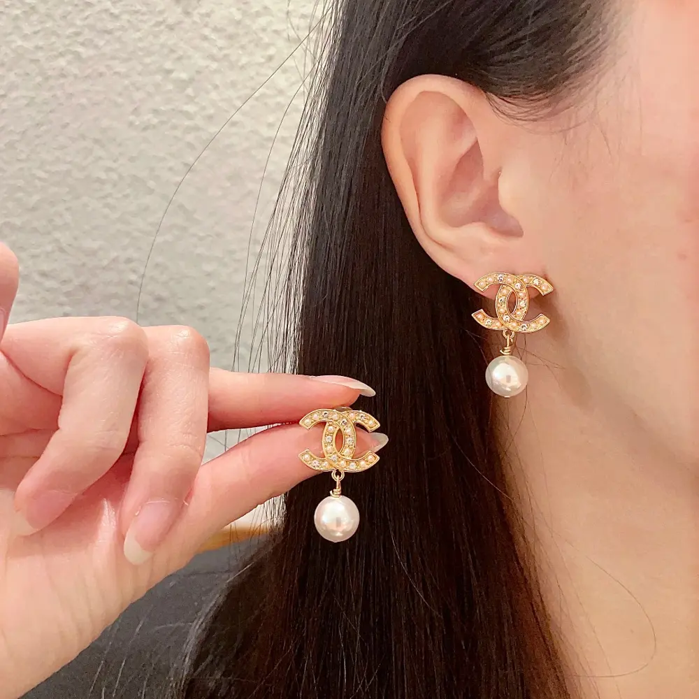 Chanel second-hand earrings